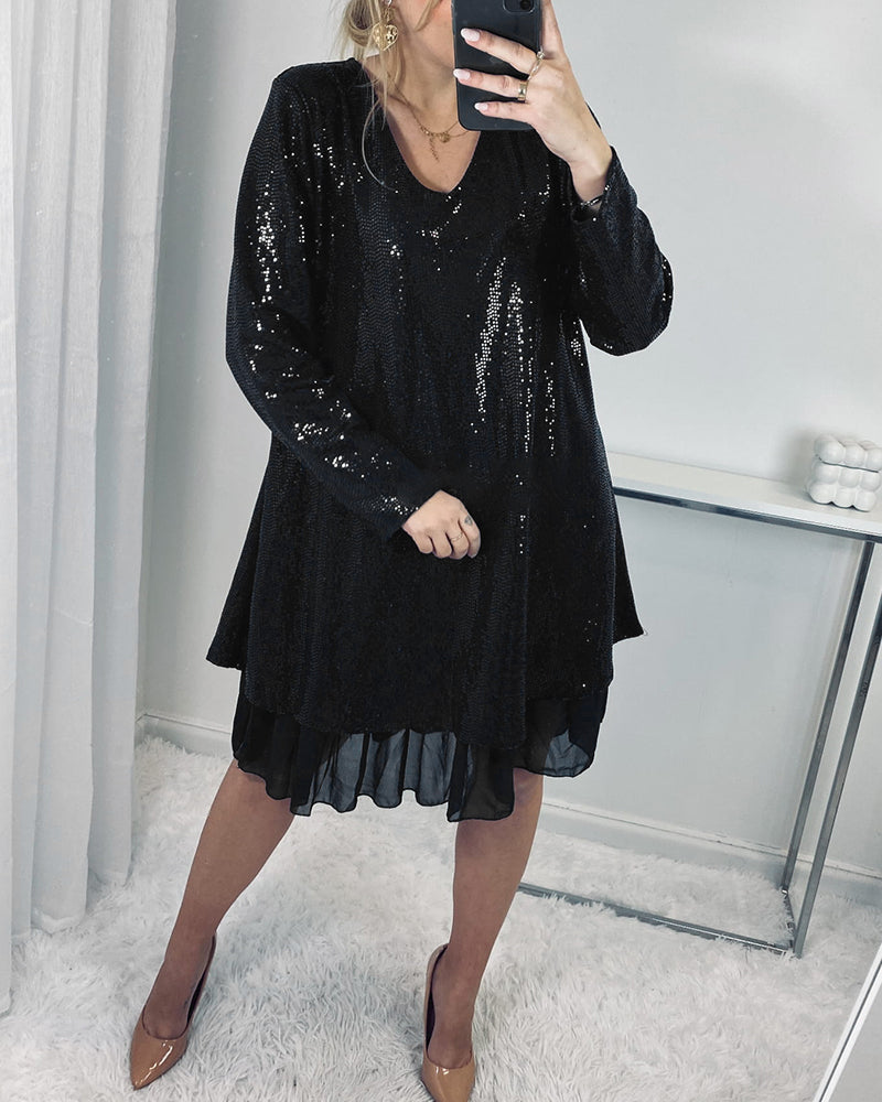 JO | Elegant, loose dress with long sleeves