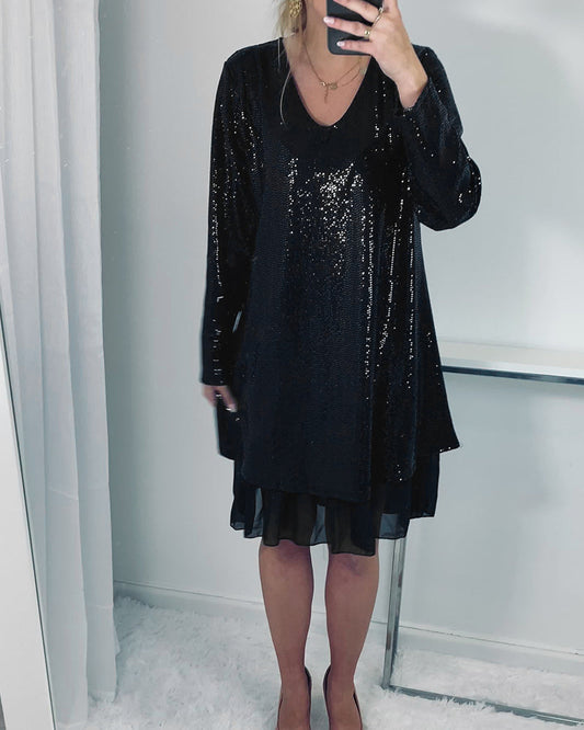 JO | Elegant, loose dress with long sleeves