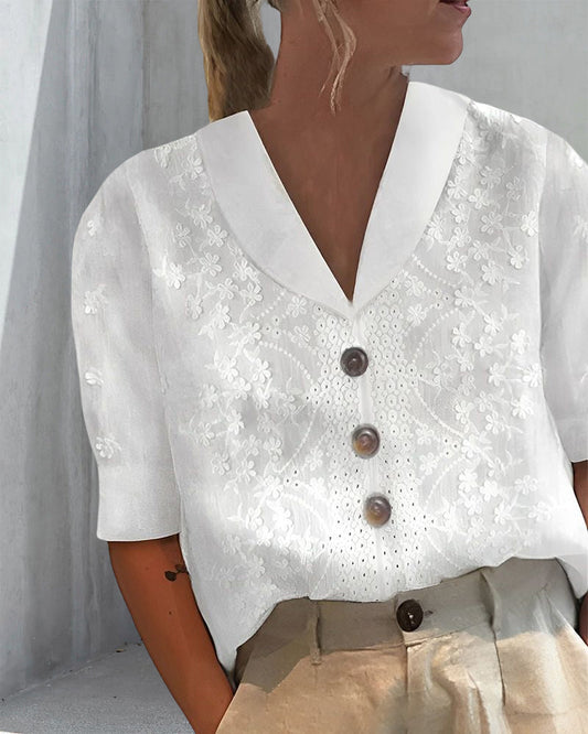 JO | Tailored and airy blouse