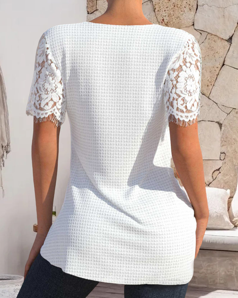 JO | Structured lace blouse