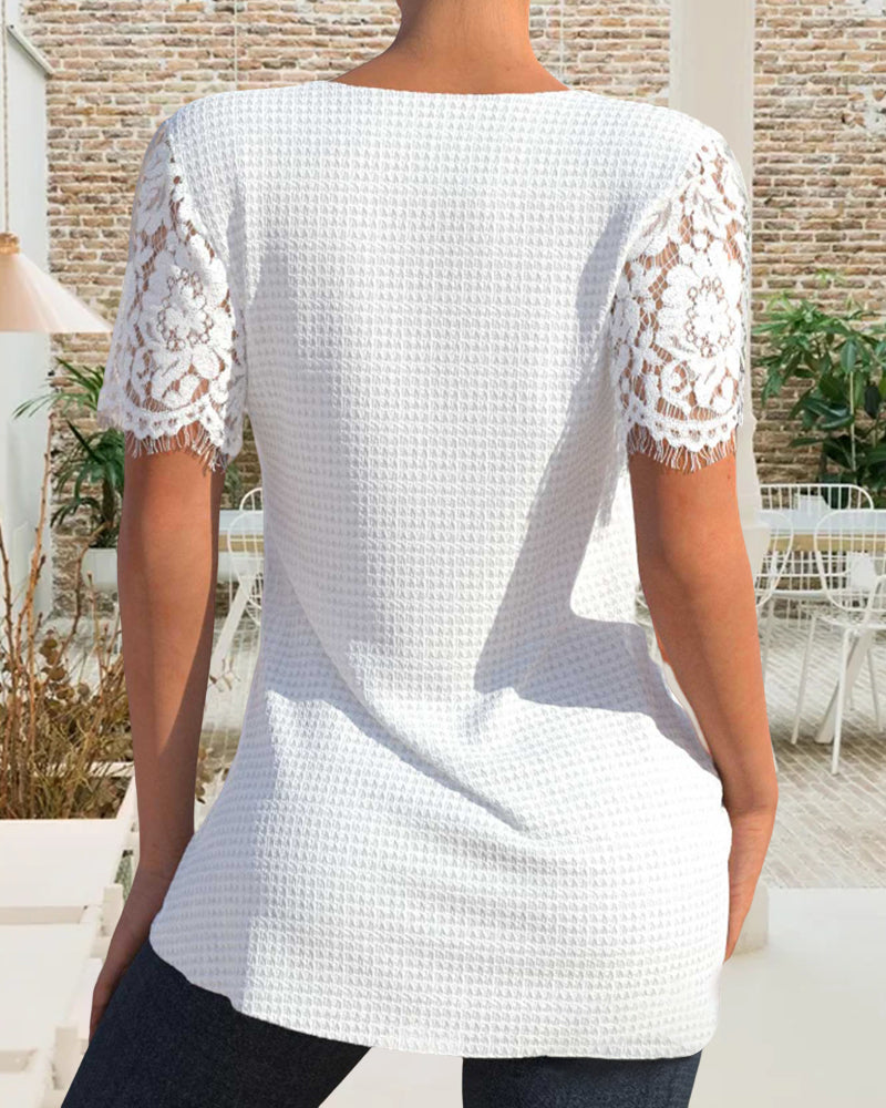 JO | Structured lace blouse