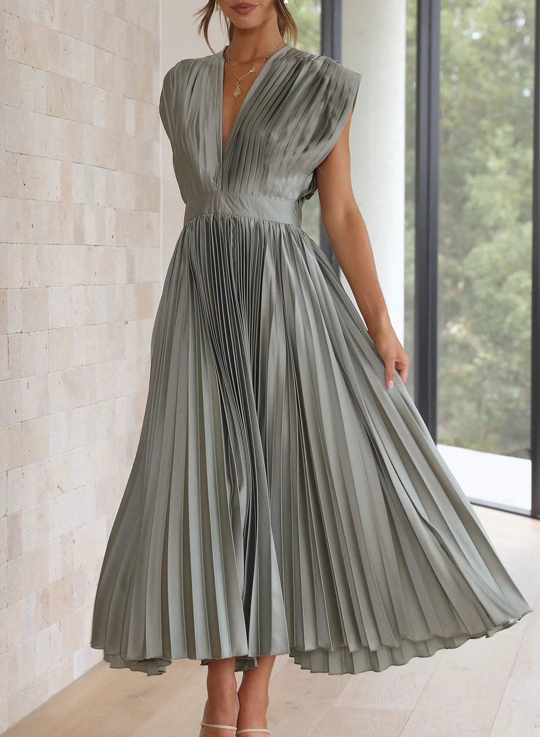 JO | Single-colored maxi dress with short sleeves