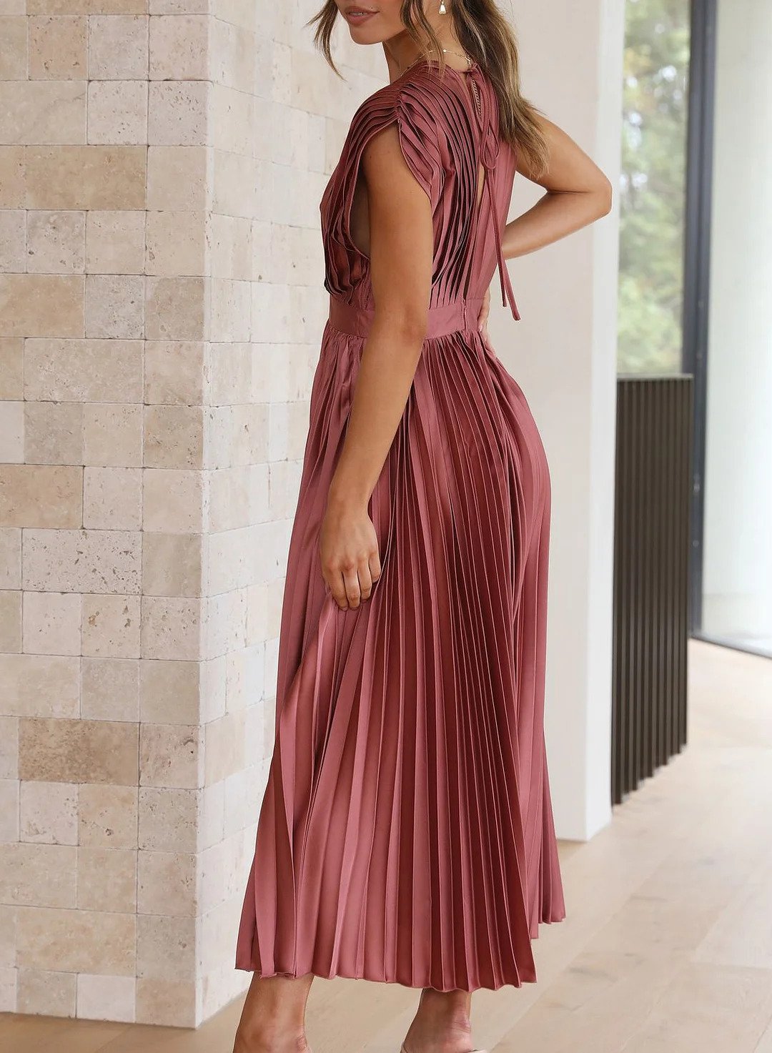 JO | Single-colored maxi dress with short sleeves
