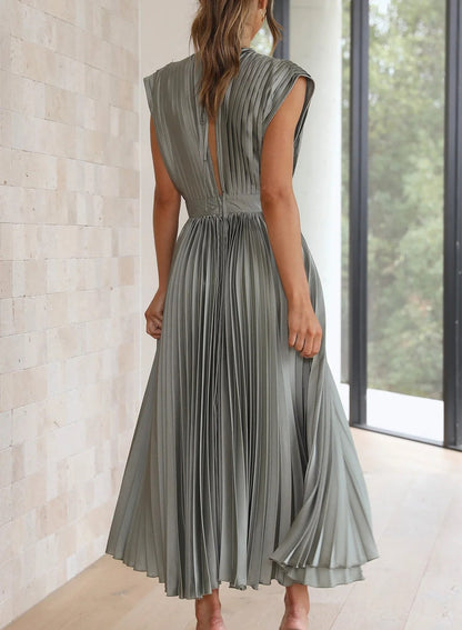 JO | Single-colored maxi dress with short sleeves